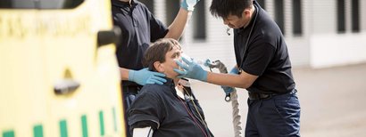 Patient wird mit CPAP Beatmung behandelt