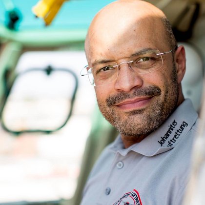 An employee of the air rescue service
